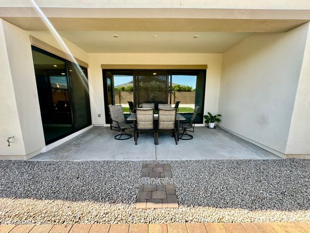 8024 W STATE Avenue, Glendale, AZ 85303