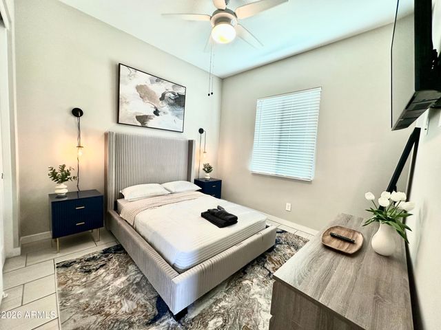 8024 W STATE Avenue, Glendale, AZ 85303
