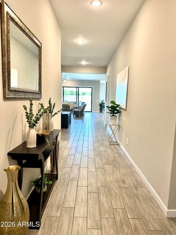8024 W STATE Avenue, Glendale, AZ 85303