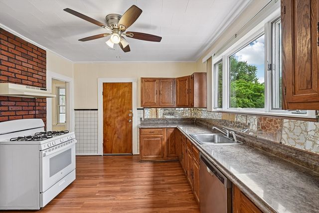 154 Glen St 2, Somerville, MA 02145