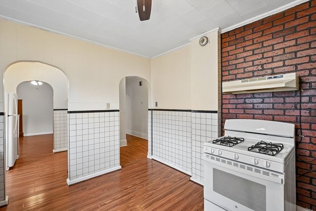 154 Glen St 2, Somerville, MA 02145