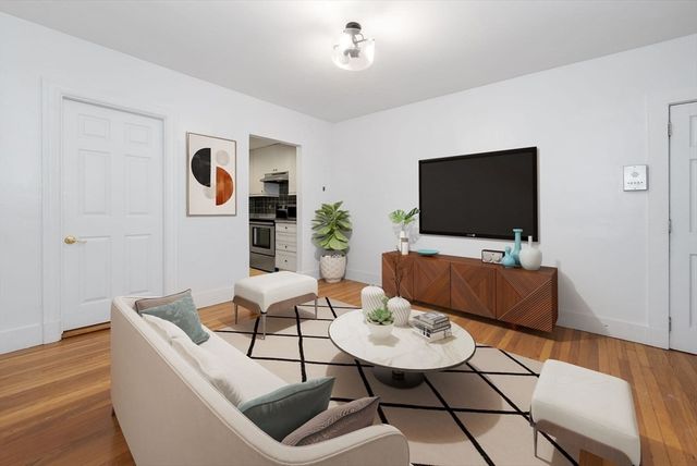 473 Beacon St 1R, Boston, MA 02115