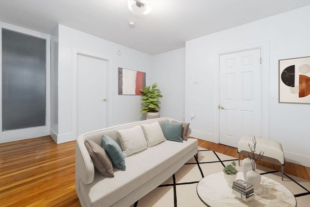 473 Beacon St 1R, Boston, MA 02115