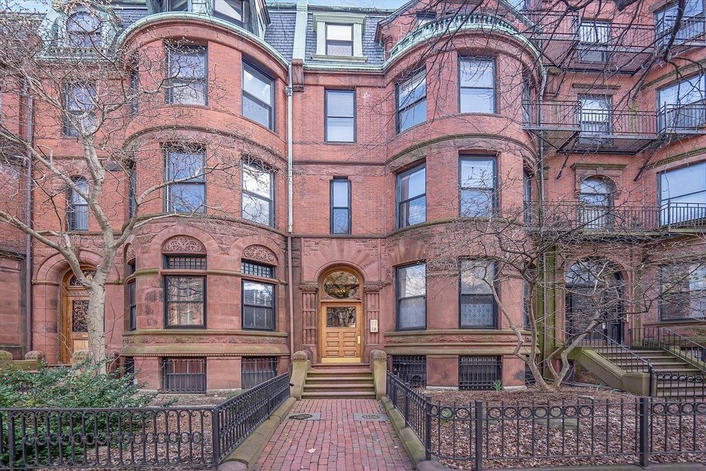 473 Beacon St 1R, Boston, MA 02115