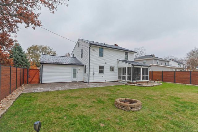 1603 Hoover Avenue, South Bend, IN 46615