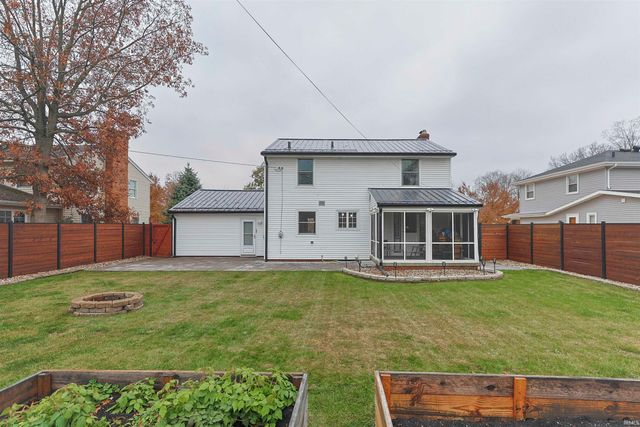 1603 Hoover Avenue, South Bend, IN 46615