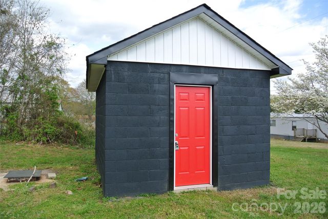 123 Moore Road, Ellenboro, NC 28040