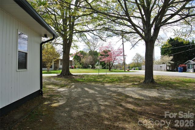 123 Moore Road, Ellenboro, NC 28040