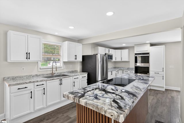 1 Woodleigh Drive, Taylors, SC 29687