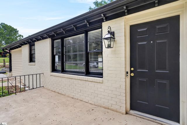 1 Woodleigh Drive, Taylors, SC 29687