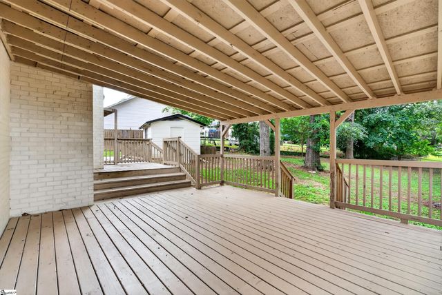 1 Woodleigh Drive, Taylors, SC 29687