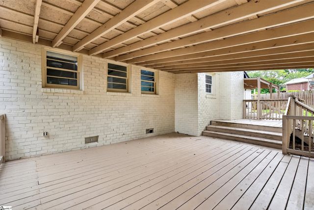 1 Woodleigh Drive, Taylors, SC 29687