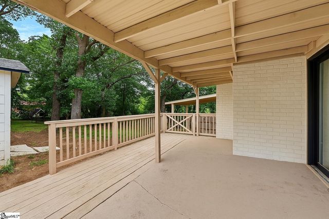 1 Woodleigh Drive, Taylors, SC 29687