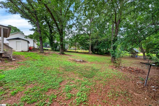 1 Woodleigh Drive, Taylors, SC 29687