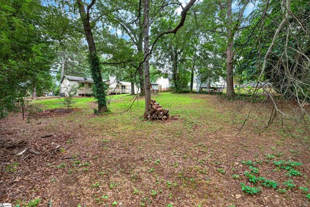 1 Woodleigh Drive, Taylors, SC 29687