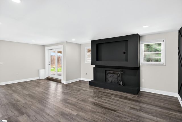 1 Woodleigh Drive, Taylors, SC 29687
