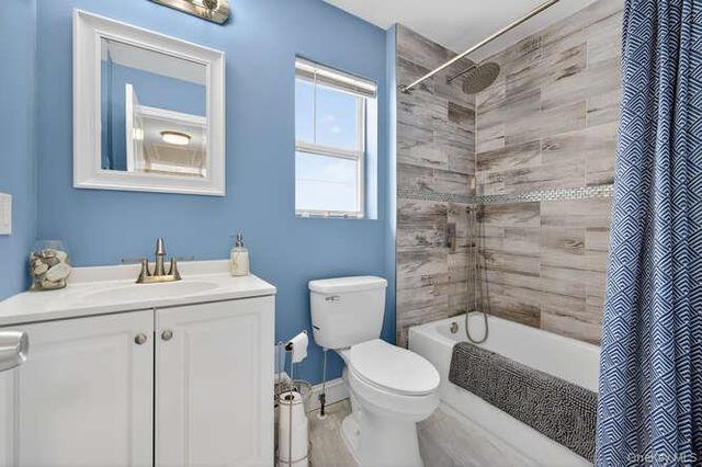 11 Mississippi Avenue, Port Jefferson Station, NY 11776