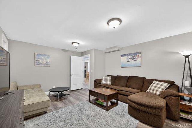 11 Mississippi Avenue, Port Jefferson Station, NY 11776