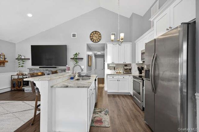 11 Mississippi Avenue, Port Jefferson Station, NY 11776