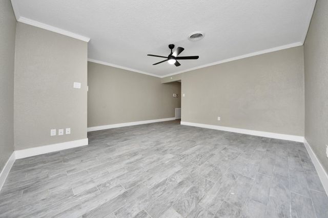 212 Harold Lane, Baytown, TX 77521