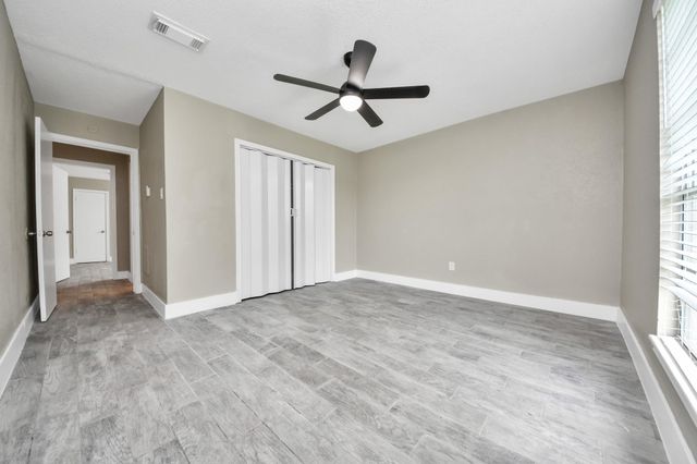 212 Harold Lane, Baytown, TX 77521