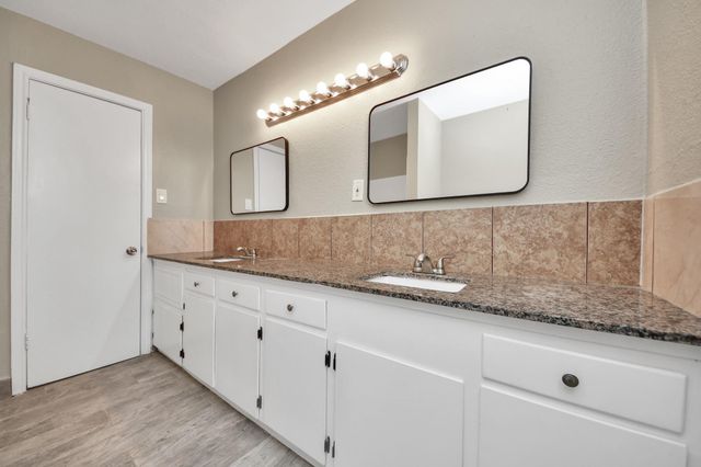212 Harold Lane, Baytown, TX 77521