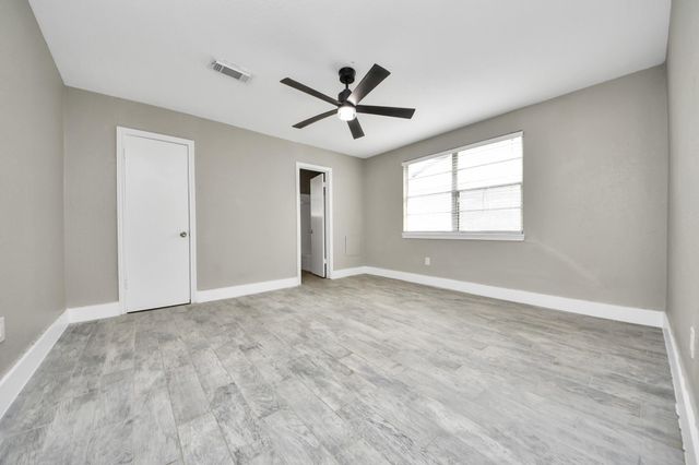 212 Harold Lane, Baytown, TX 77521