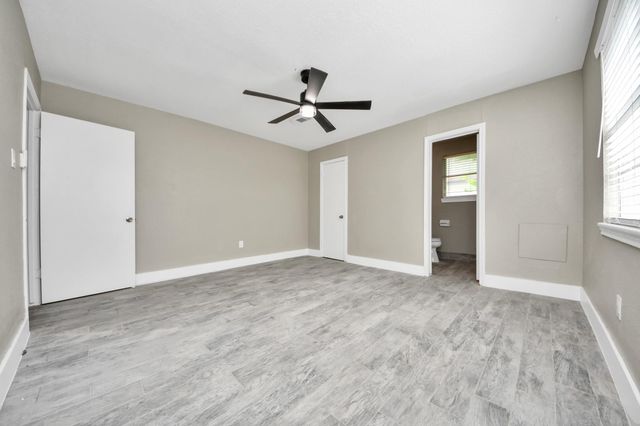 212 Harold Lane, Baytown, TX 77521