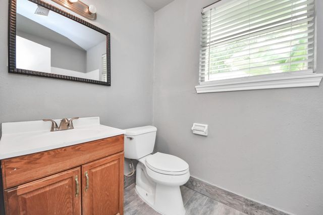 212 Harold Lane, Baytown, TX 77521