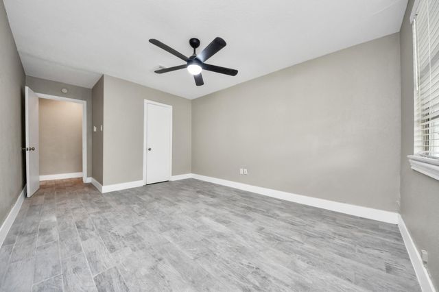 212 Harold Lane, Baytown, TX 77521