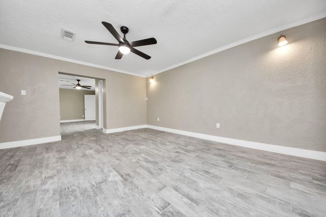 212 Harold Lane, Baytown, TX 77521