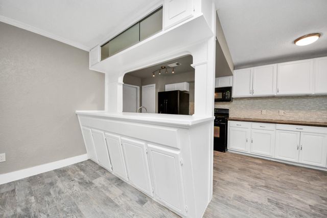 212 Harold Lane, Baytown, TX 77521