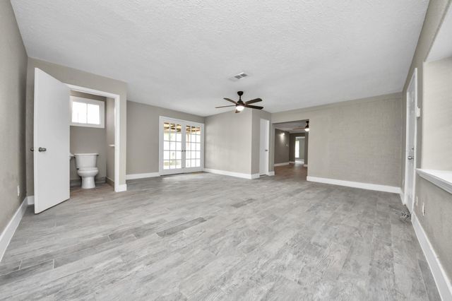 212 Harold Lane, Baytown, TX 77521