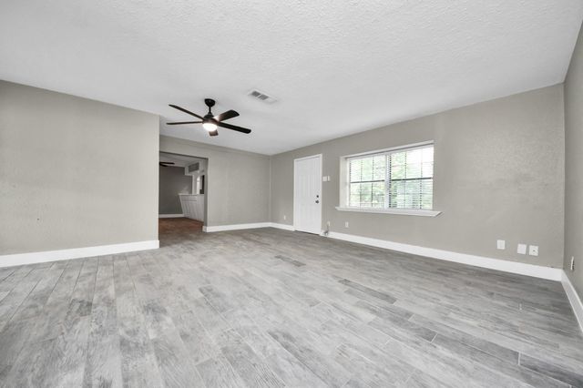 212 Harold Lane, Baytown, TX 77521