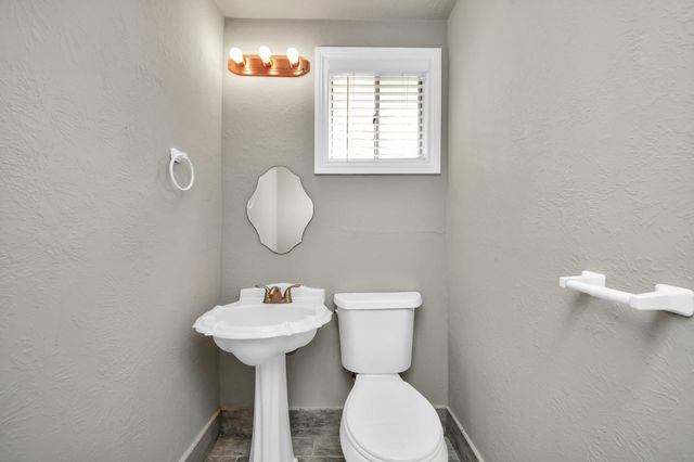 212 Harold Lane, Baytown, TX 77521