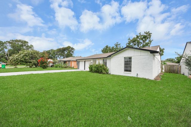 212 Harold Lane, Baytown, TX 77521