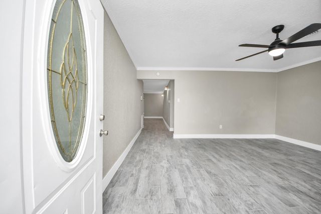 212 Harold Lane, Baytown, TX 77521