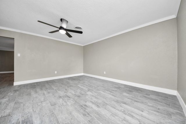 212 Harold Lane, Baytown, TX 77521
