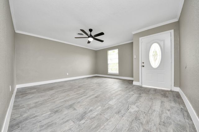 212 Harold Lane, Baytown, TX 77521