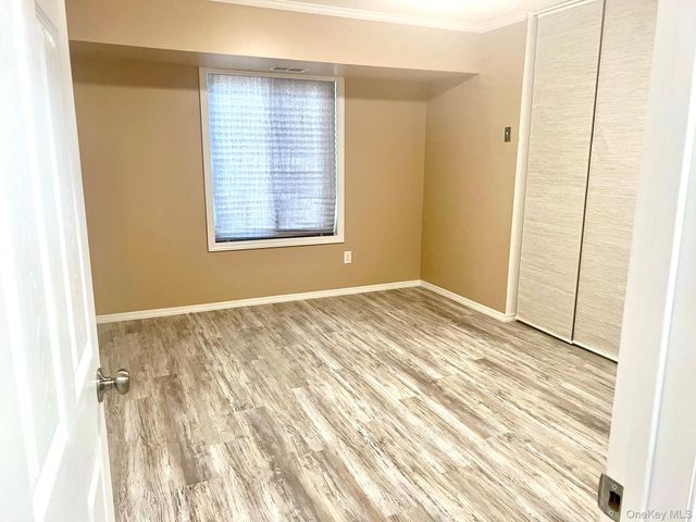 33 Juniper Court 33, Coram, NY 11727