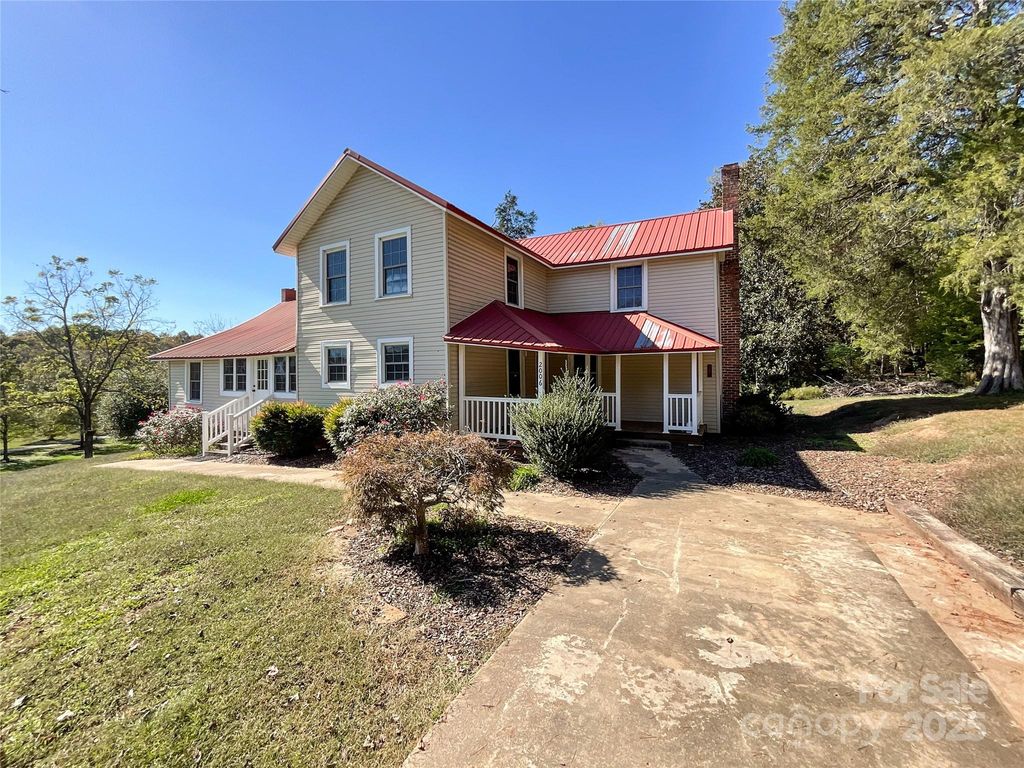 2006 Okeewemee Road, Troy, NC 27371