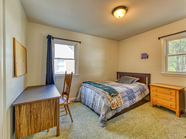 16287 Windermere Circle, Southgate, MI 48195