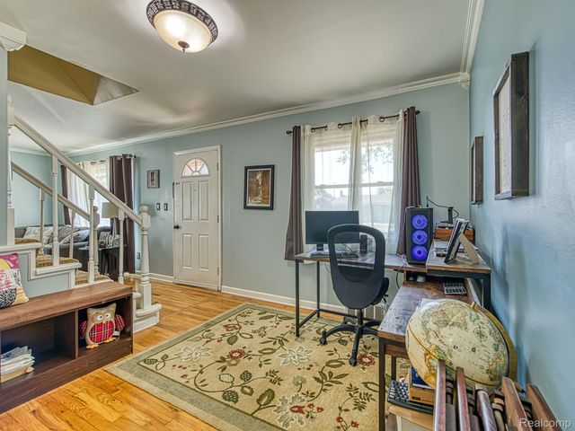 16287 Windermere Circle, Southgate, MI 48195