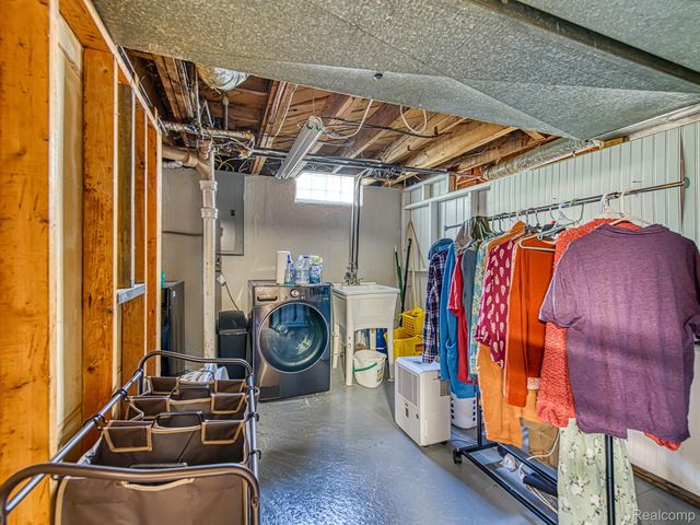 16287 Windermere Circle, Southgate, MI 48195