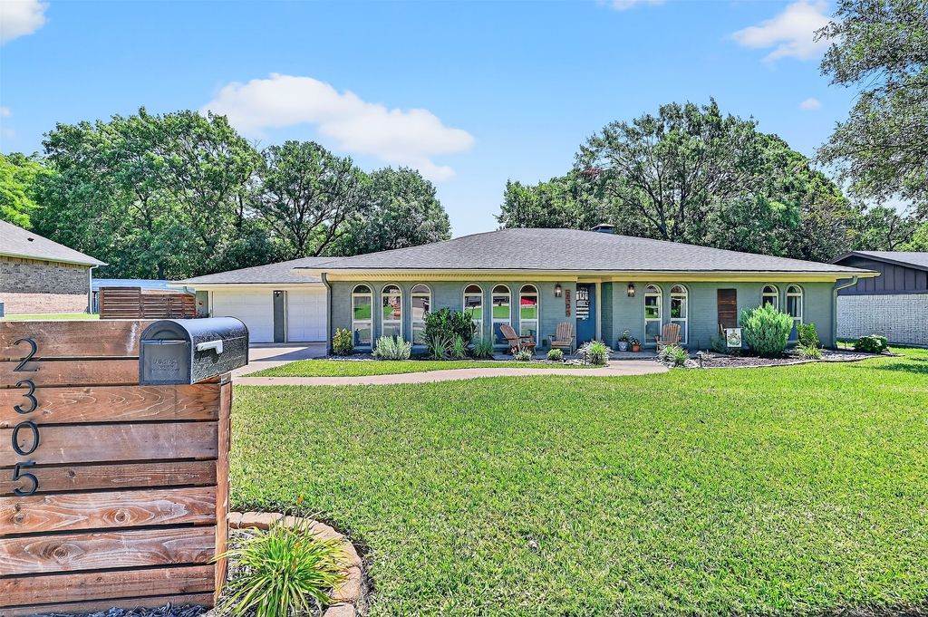 2305 Ridgewood Drive, Sherman, TX 75092