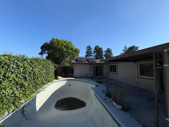 2454 Golden Bear Cir, Stockton, CA 95209