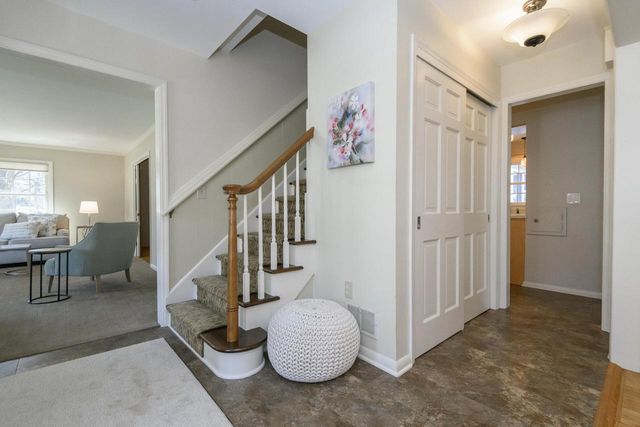 616 Westminster DRIVE, Waukesha, WI 53186