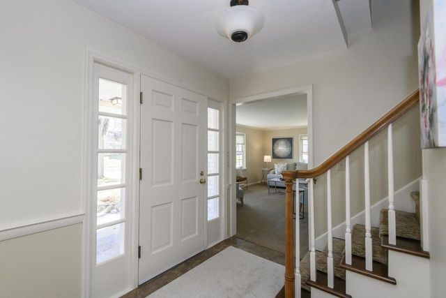 616 Westminster DRIVE, Waukesha, WI 53186