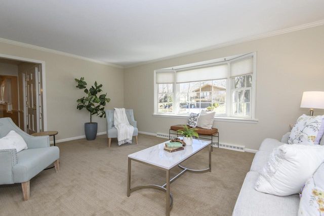 616 Westminster DRIVE, Waukesha, WI 53186