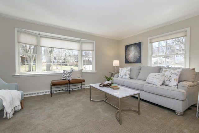 616 Westminster DRIVE, Waukesha, WI 53186